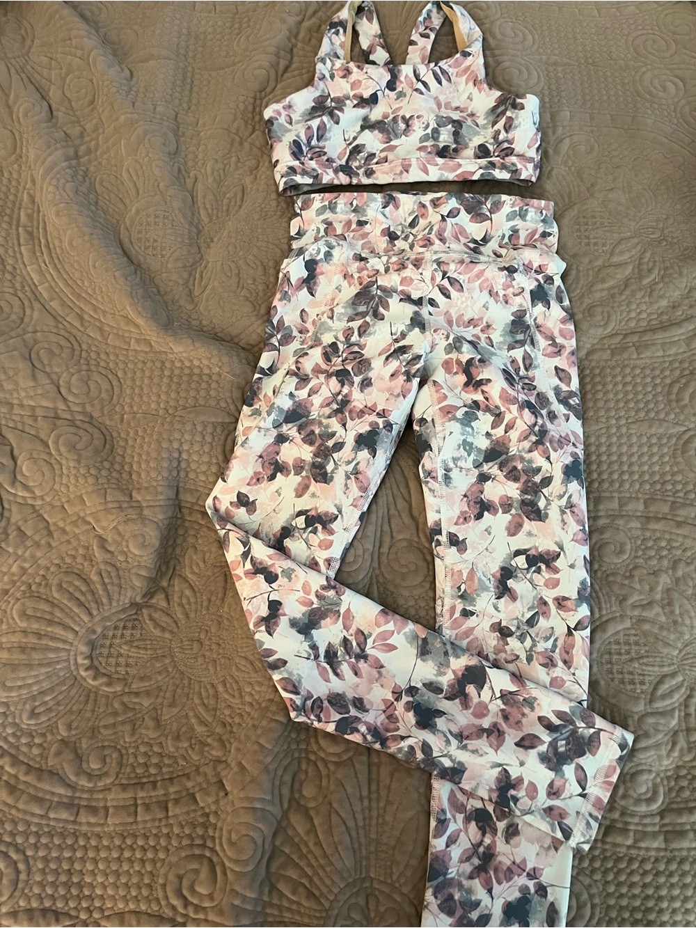 Old Navy Floral Active Set in White, Pink, Gray